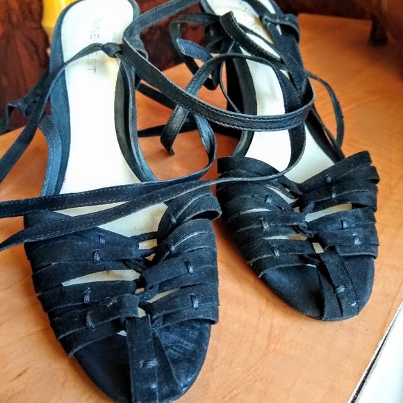 Nine West Black strap-py wedge size 7